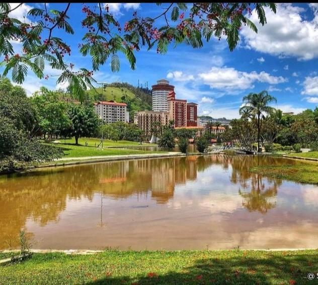 Apartamento Aconchegante Centro Águas de Lindóia Appartamento Esterno foto